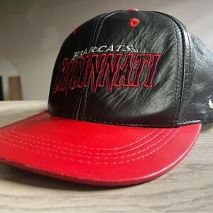Cincinnati Bearcats Black and Red leather hat